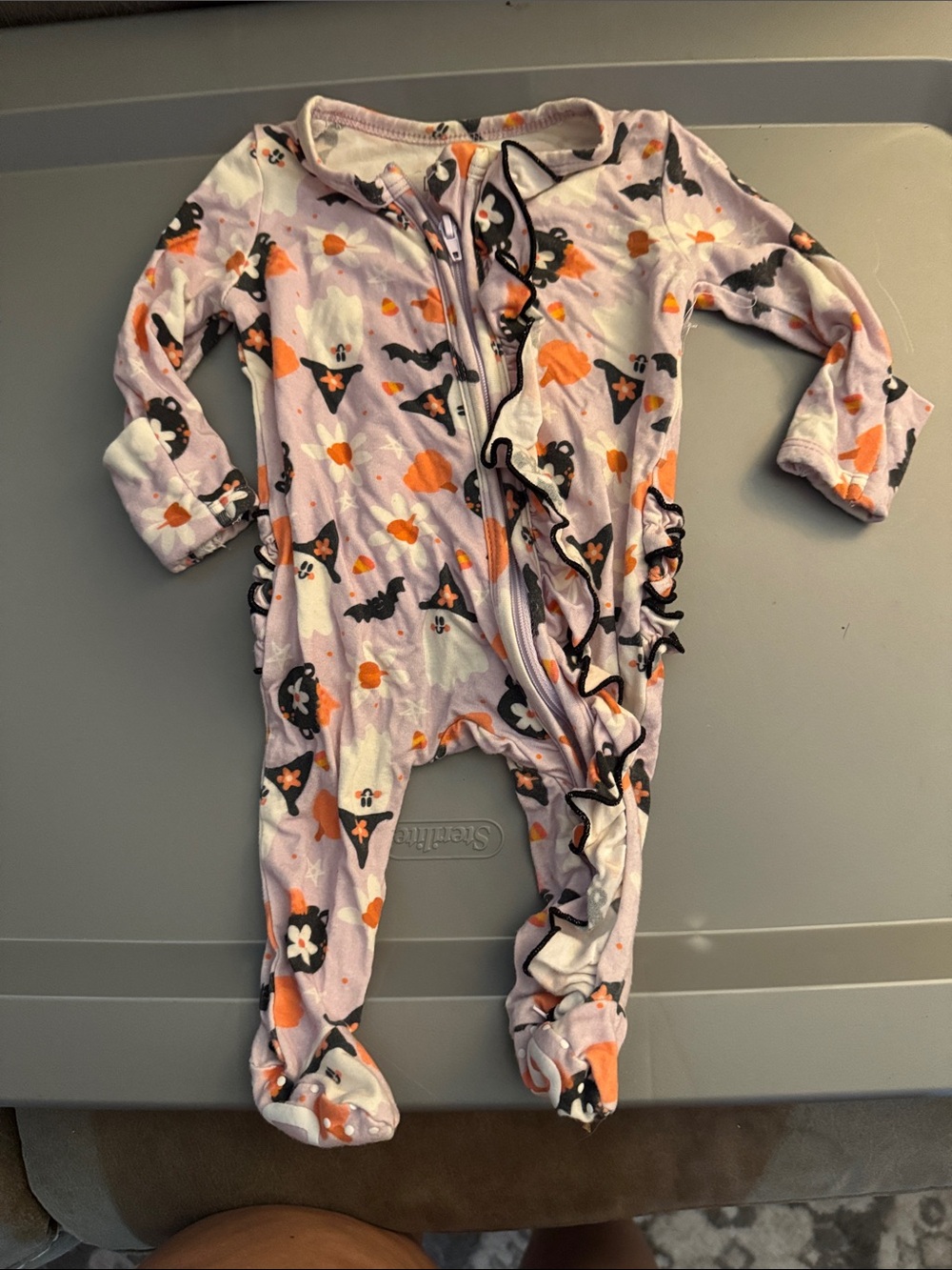 Caden Lane Pink Ruffle Halloween Pumpkin & Bat Footie